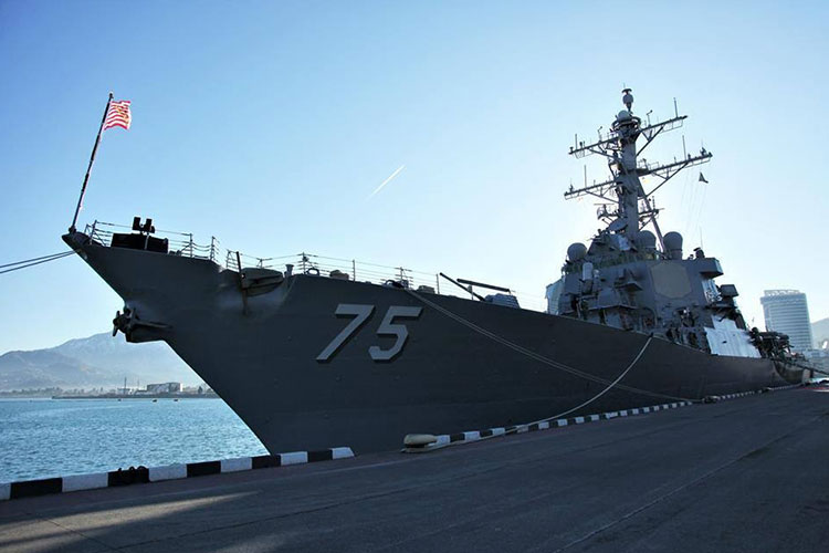 ABD savaş gemisi Batum'a demir attı